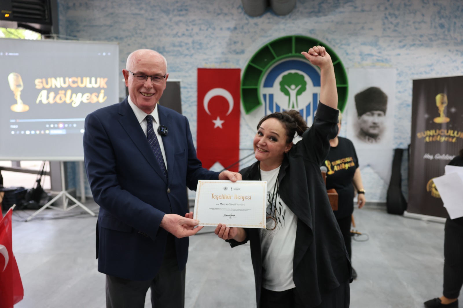 Odunpazarı Belediyesi Sunuculuk Atölyesi’nden Mezuniyet Coşkusu (10)