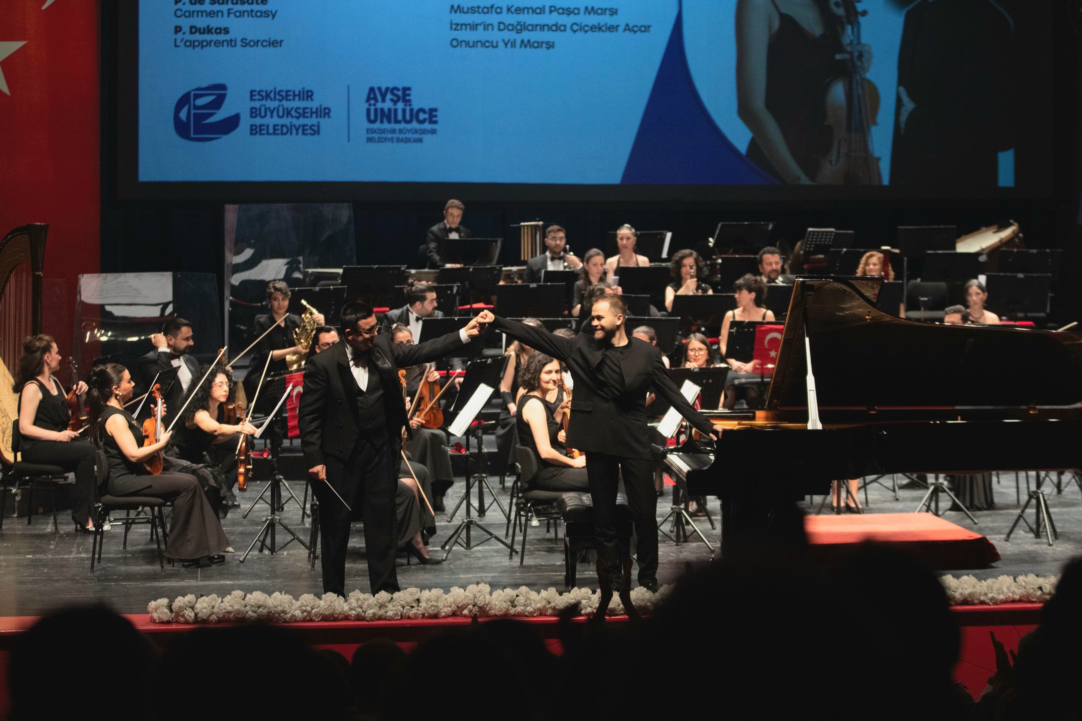 Senfoni̇ Orkestrasi’ndan Coşkulu 19 Mayis Konseri̇ (7)
