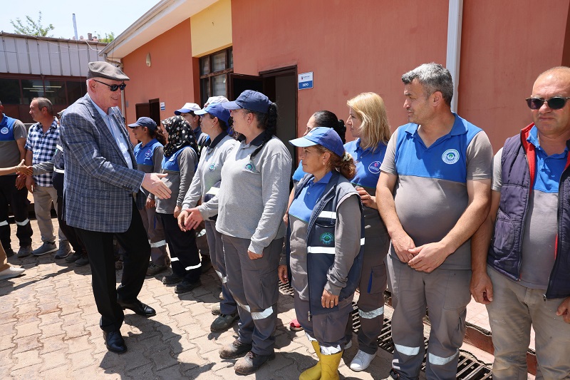 Başkan Kurt, Belediye Çalışanları Ile Bayramlaştı (10)