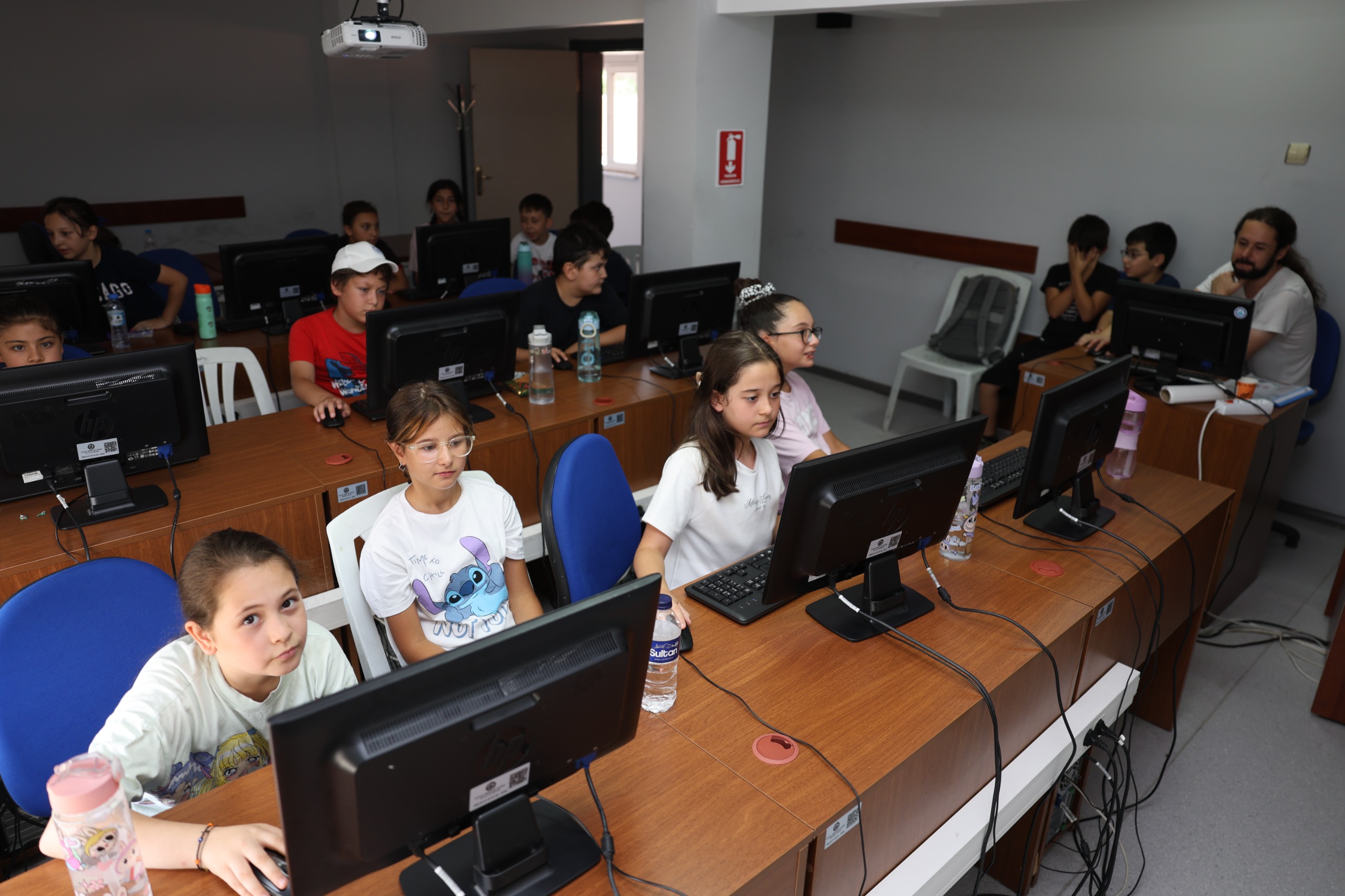 Büyükşehi̇r Yaz Okulu Doludi̇zgi̇n Devam Edi̇yor (11)