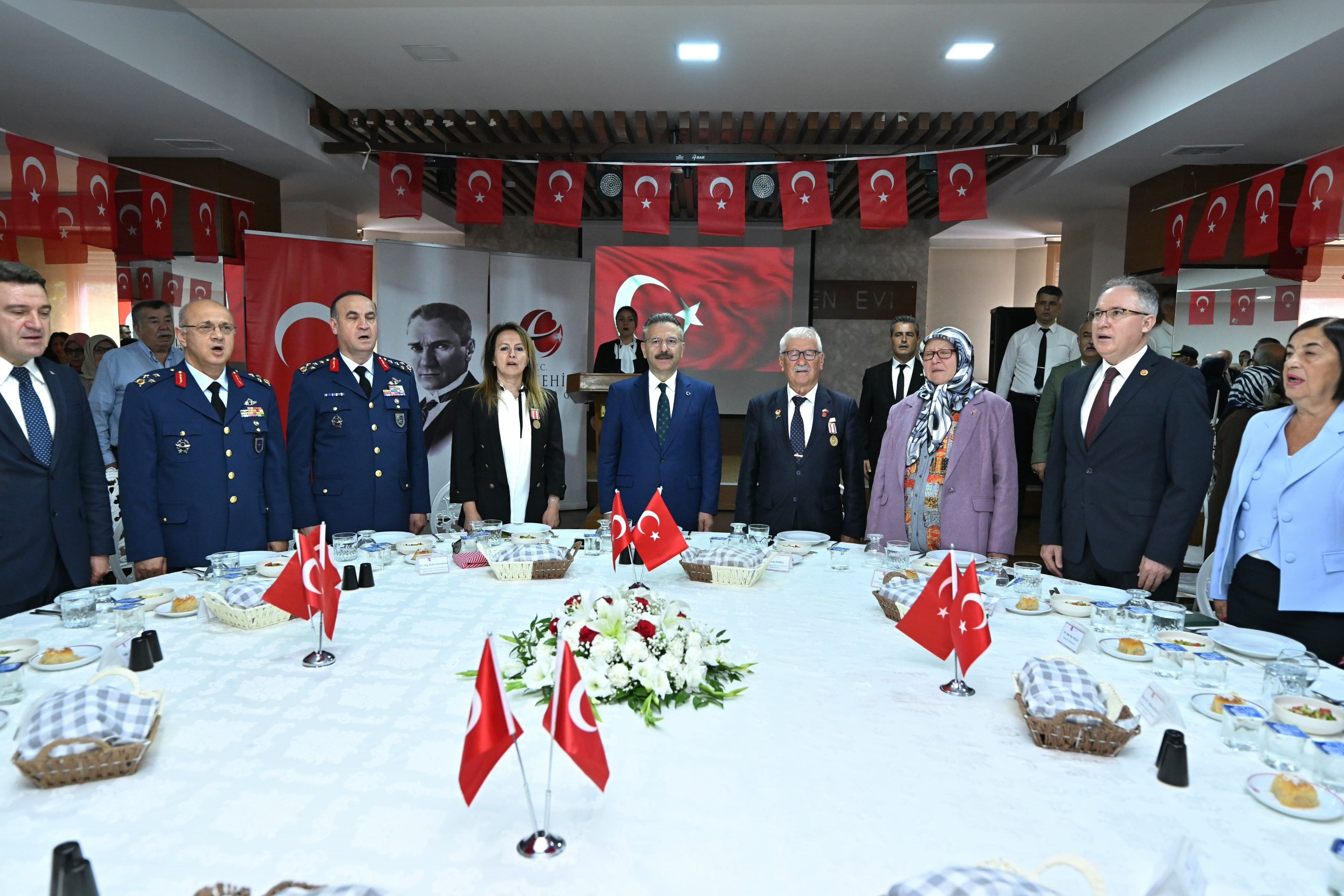 Eskişehir’de gaziler onuruna yemek programı