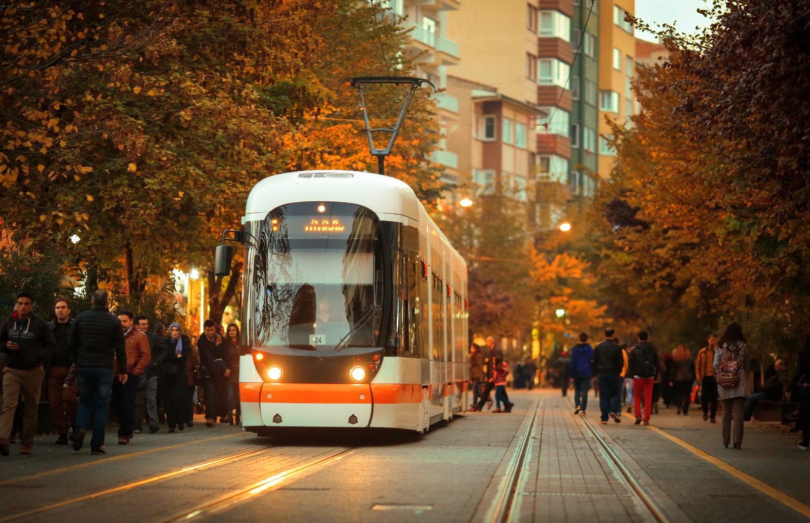 Eski̇şehi̇rde Gece Tramvay Seferleri̇ne 3 Günlük Ara (1)