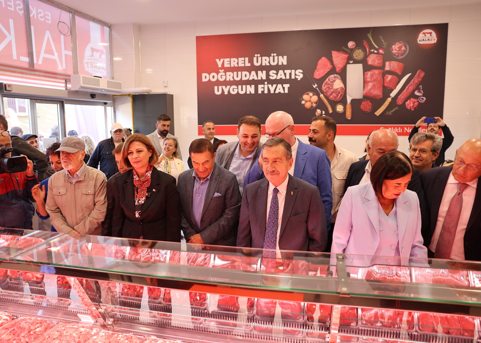 Eski̇şehi̇r’i̇n İlk Halk Et Marketi̇ Açildi (2)