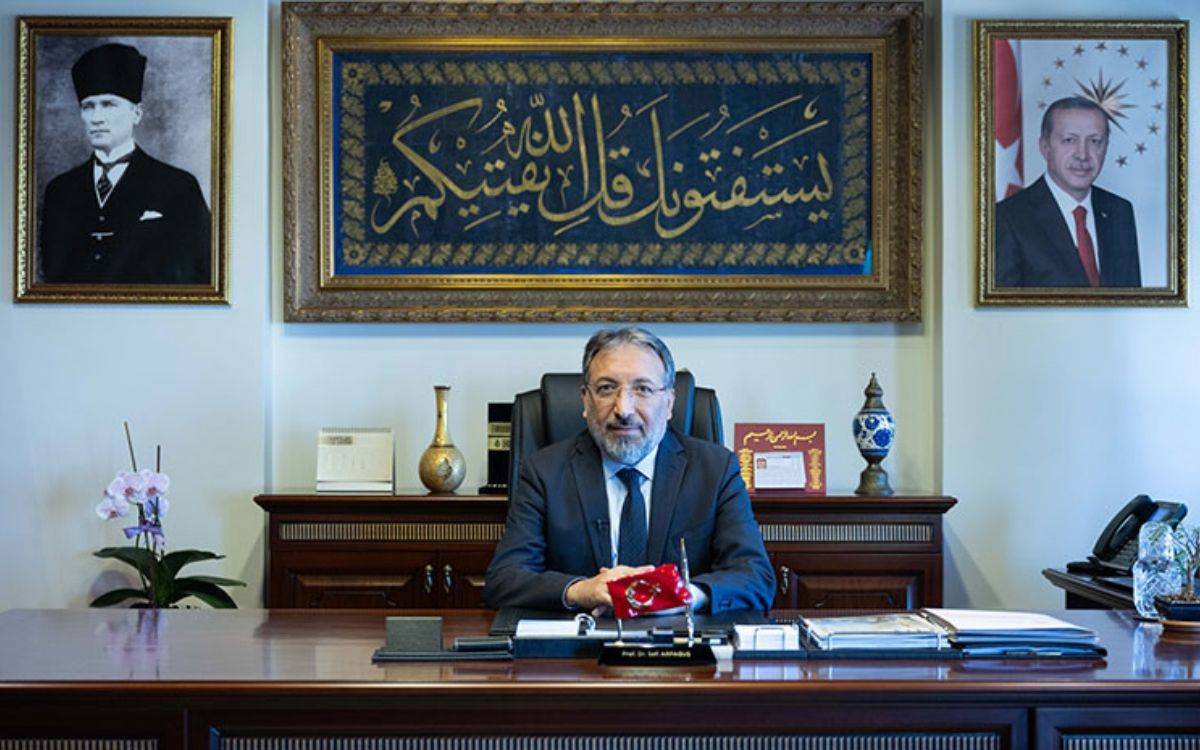 Safi Arpagus Kimdir