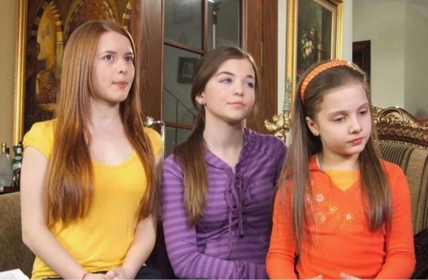 Onlardan biri de Selena dizisinde Nazlı karakterine hayat veren Dilara Kurtulmuş. 2009 yılının ortalarında son bulan dizide Dilara Kurtulmuş, evin en küçük kızı 'Nazlı' olarak seyircinin karşısına çıkıyordu.