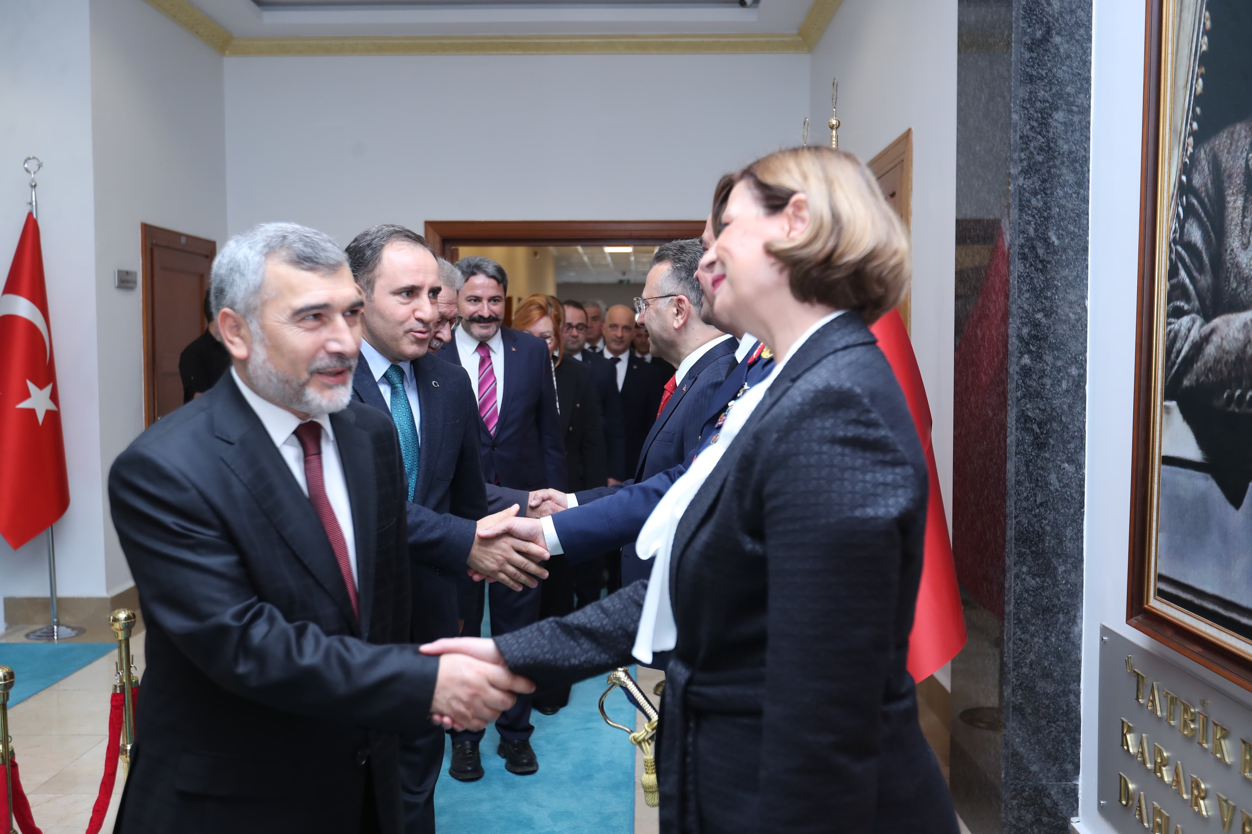 G4Au S1 U Wo A A Bsji