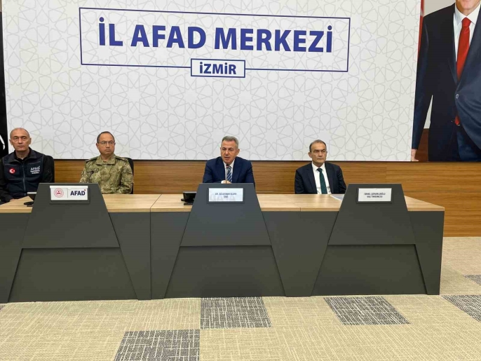 Izmir De 6 6 Buyuklugunde Deprem Tatbikati Yapildi 3 1760443313