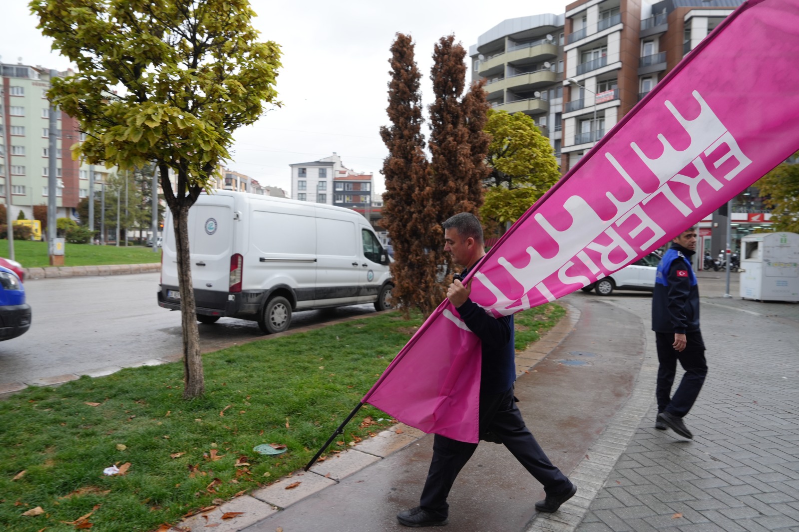 Büyükşehi̇r Zabitasi Kaldirim İşgalleri̇ne Geçi̇t Vermi̇yor (5)