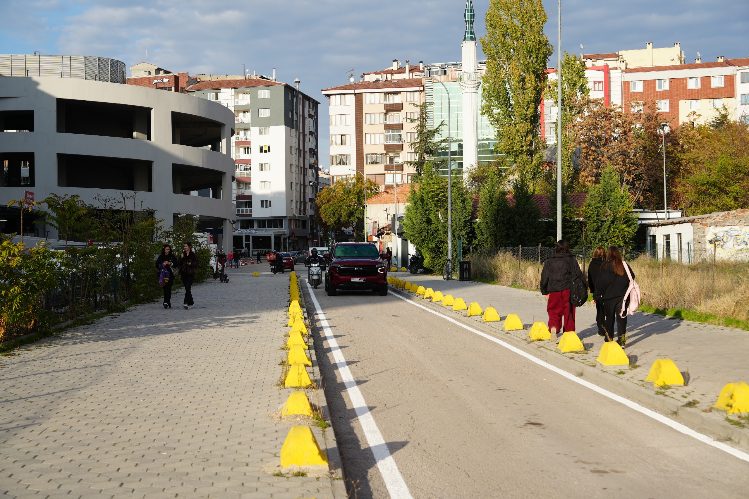 Ci̇dde Sokak Bağlantisi Kisa Sürede Trafi̇ğe Açildi (5)