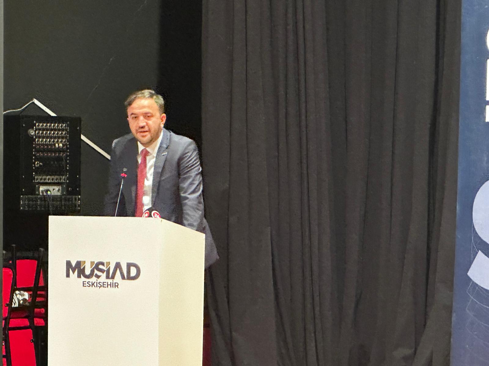 D9D9D7Be De83 406C 98D3 349D59517764