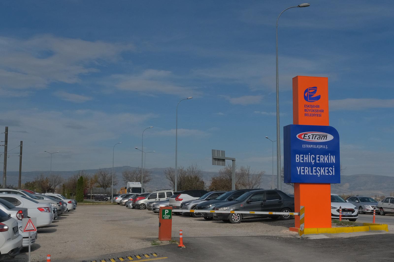 Estram Yerleşkesi̇ne Behi̇ç Erki̇n’i̇n Adi Veri̇ldi̇ (2)