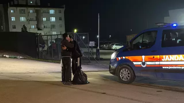 11 Inci Yargi Paketi Sonrasi Cezaevleri Onunde 19392593 577 M