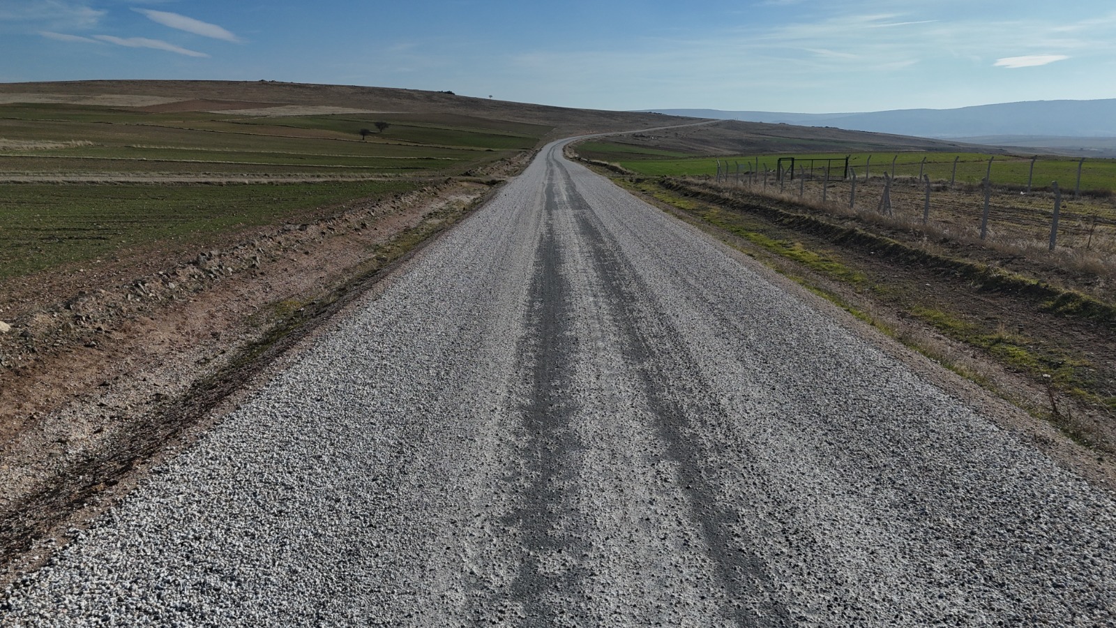 Ayvali Arslanbeyli̇ Arasi Yol Yeni̇leme Çalişmalari Tamamlandi (6)