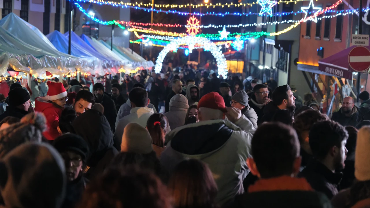 Eskisehirde Tam 7 Gun Surecek Yeni Yil Etkinligi Basliyor