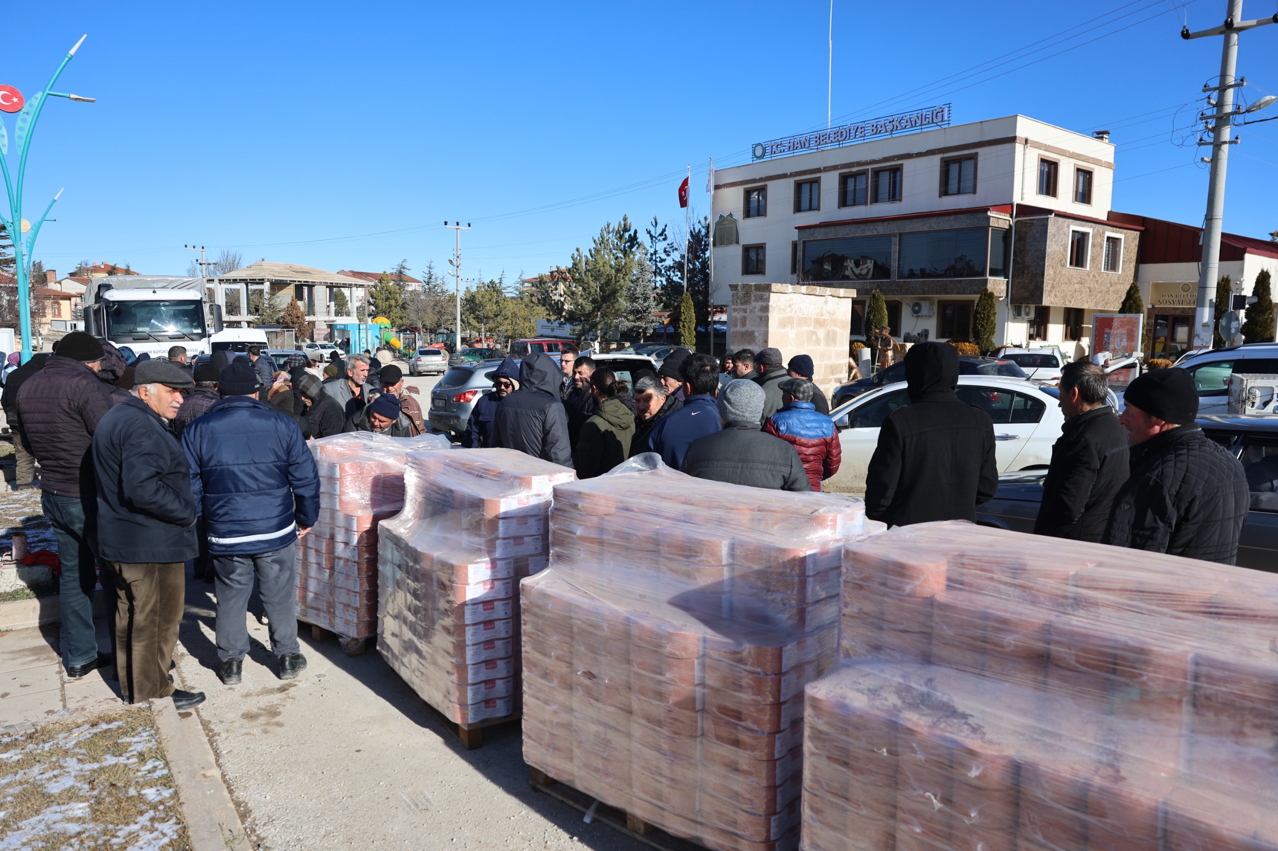 Han Ve Mahmudi̇ye’de Üreti̇ci̇ye Mi̇neral Blok Desteği̇ (24)