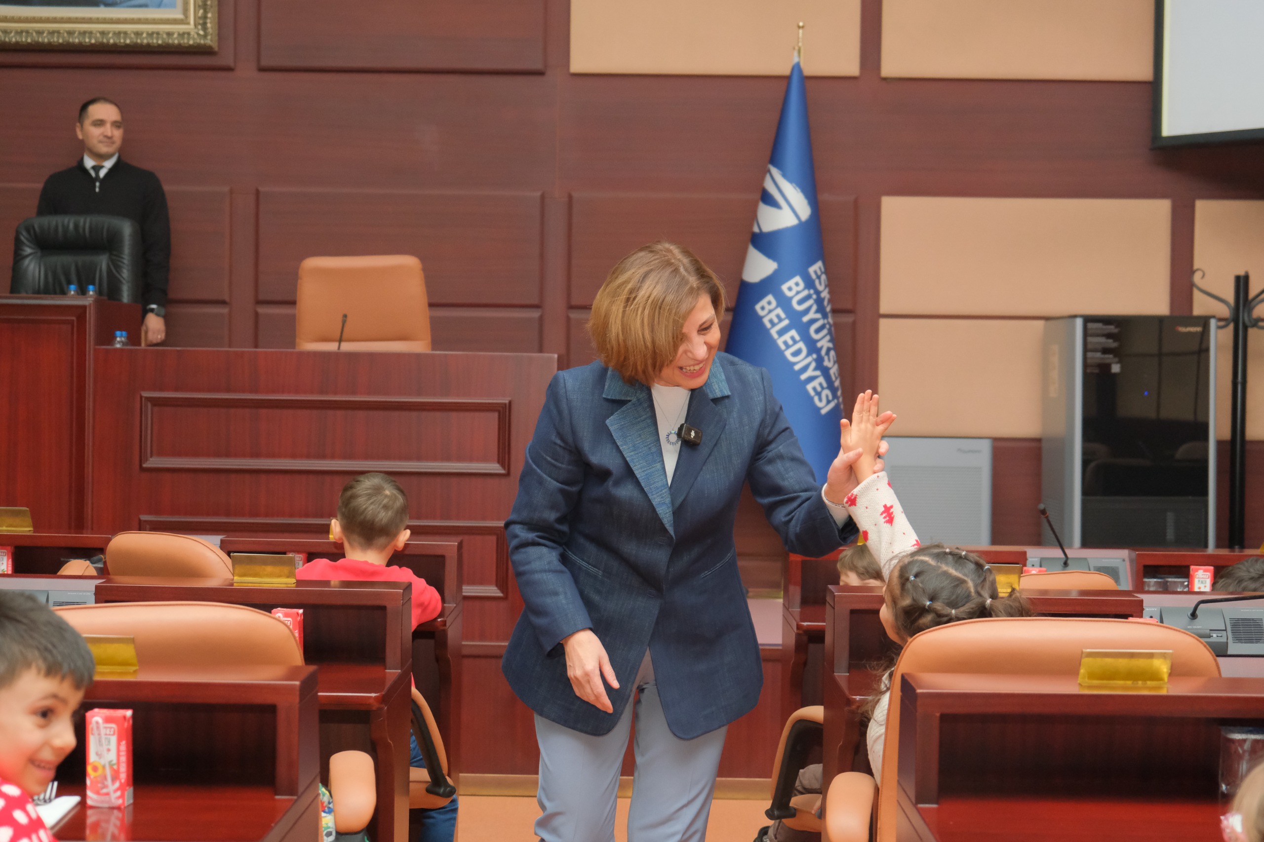 Mi̇ni̇klerden Başkan Ünlüce’ye Yeni̇ Yil Sürpri̇zi̇ (3)