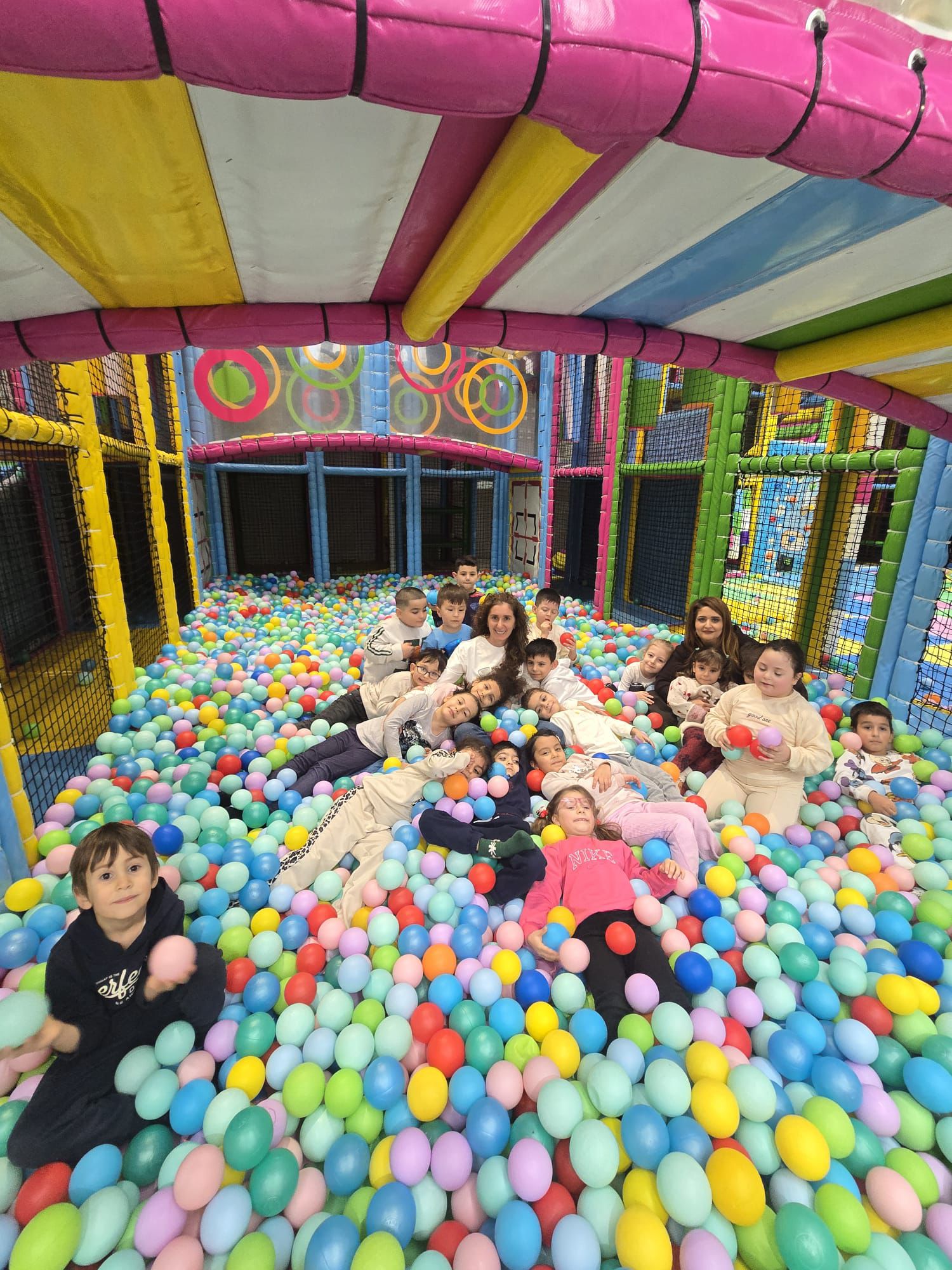 Büyükşehi̇r Beledi̇yesi̇ Çocuk Evleri̇nde Karne Coşkusu (4)