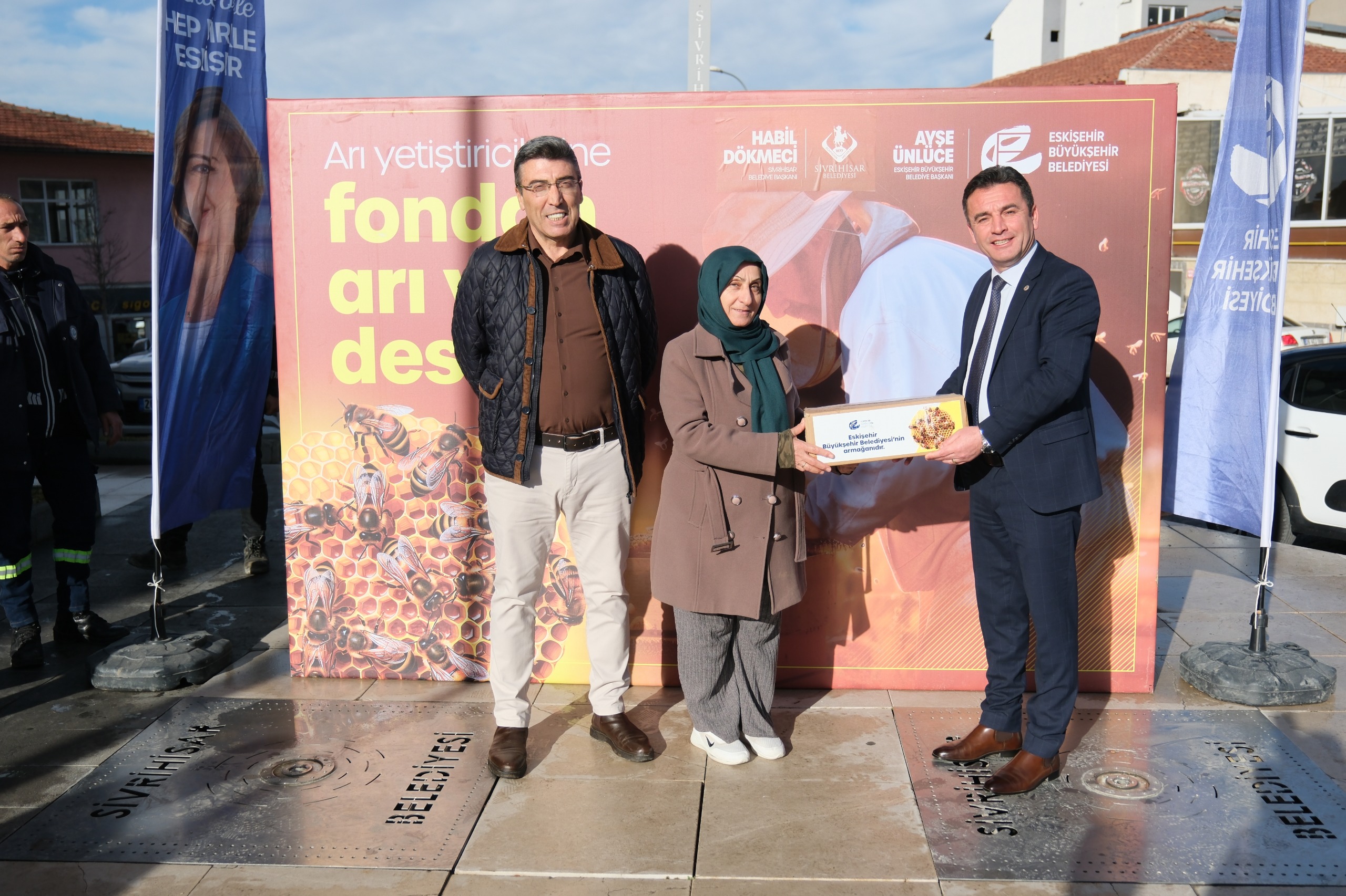 Büyükşehi̇rden Aricilara Yaklaşik 7 Bi̇n Ton Fondan Ari Yemi̇ Desteği̇ (10)