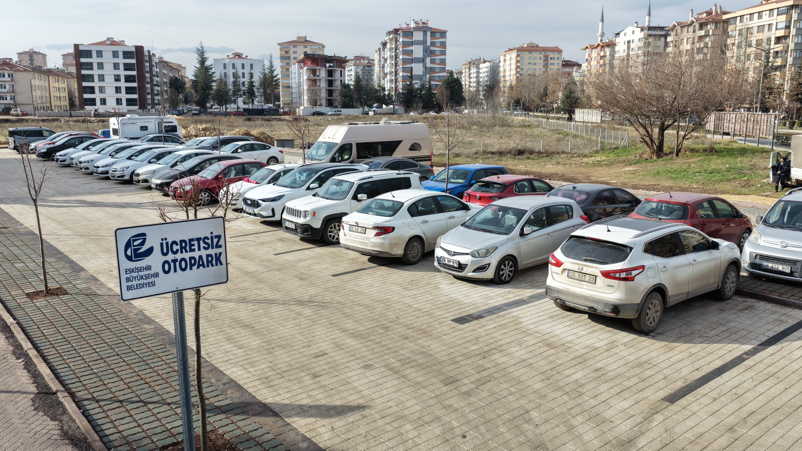 Büyükşehi̇rden Yeni̇ Ücretsi̇z Otopark (1)