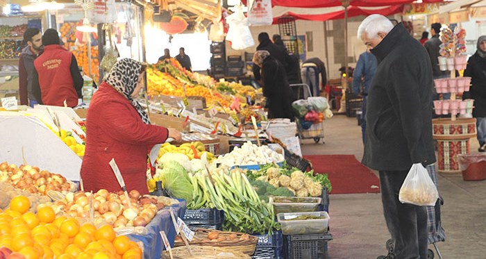 Pazarda Fiyatlar El Yakiyor