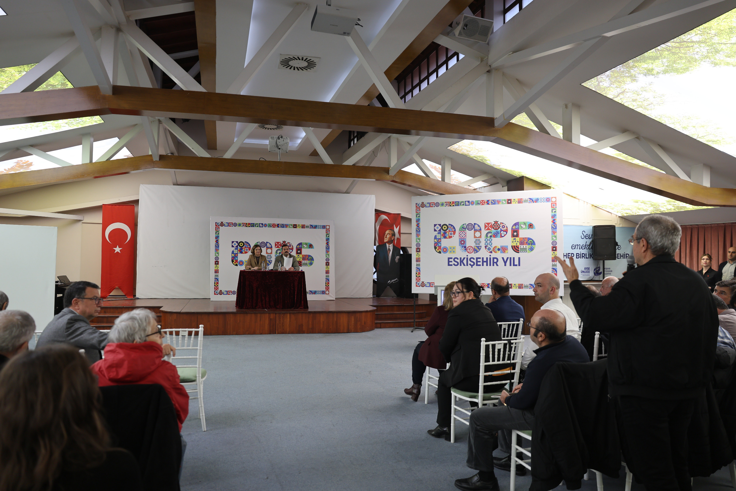 “2026 Eski̇şehi̇r Yili” Projeleri̇ Parti̇li̇lerle Paylaşildi (3)