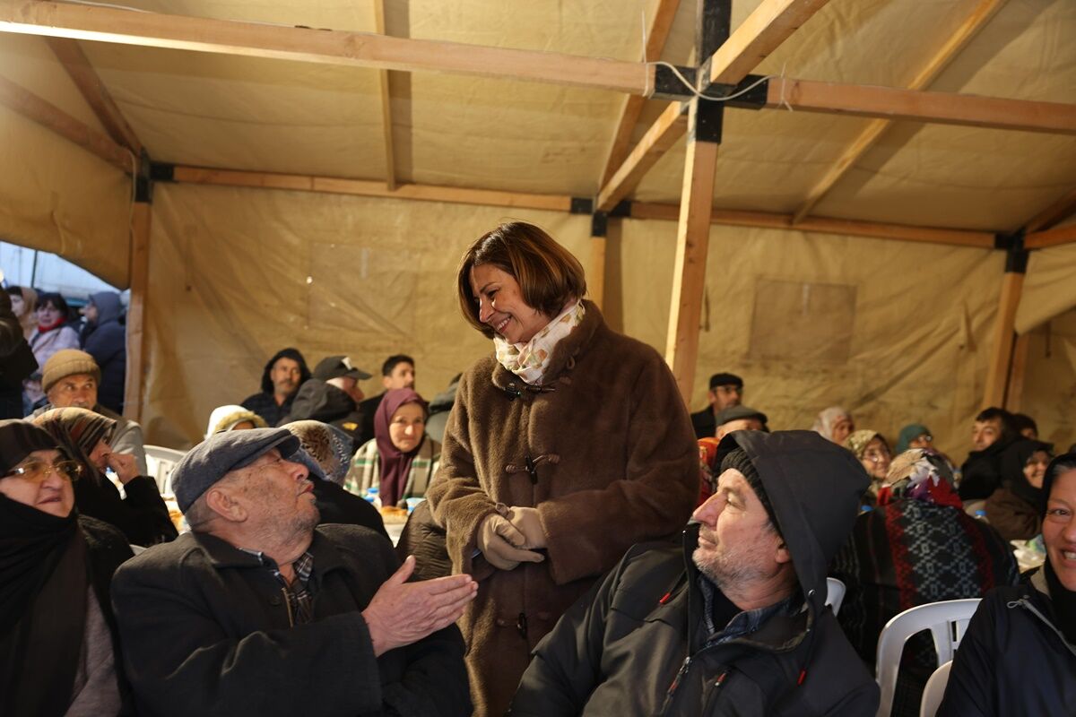 12 İlçede Kurulan İftar Sofralari Bi̇nlerce Eski̇şehi̇rli̇yi̇ Buluşturdu (14)