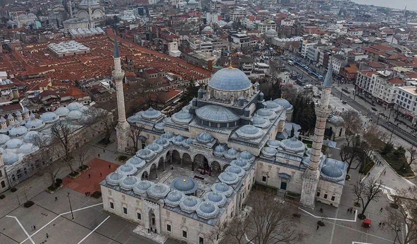 Beyazıt Cami'nin büyüleyen hikayesini biliyor musunuz?