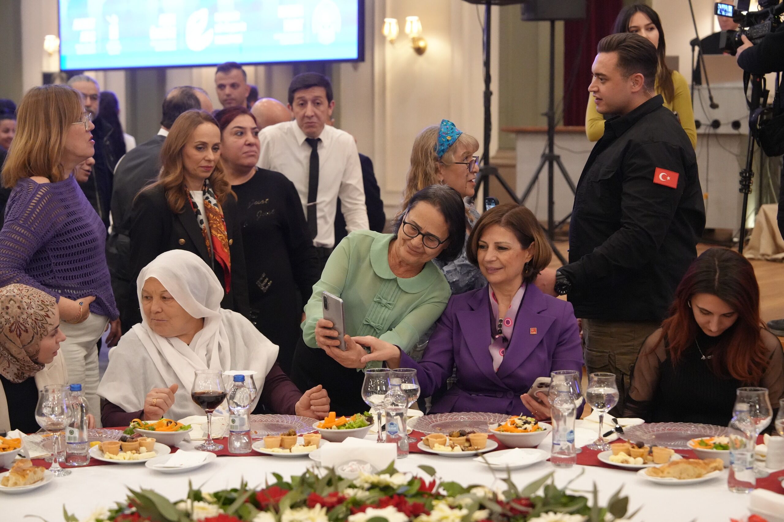 Chp Li̇deri̇ Özel “Eski̇şehi̇r Kadinlarin Güçlü Olduğu Bi̇r Kent” (4)