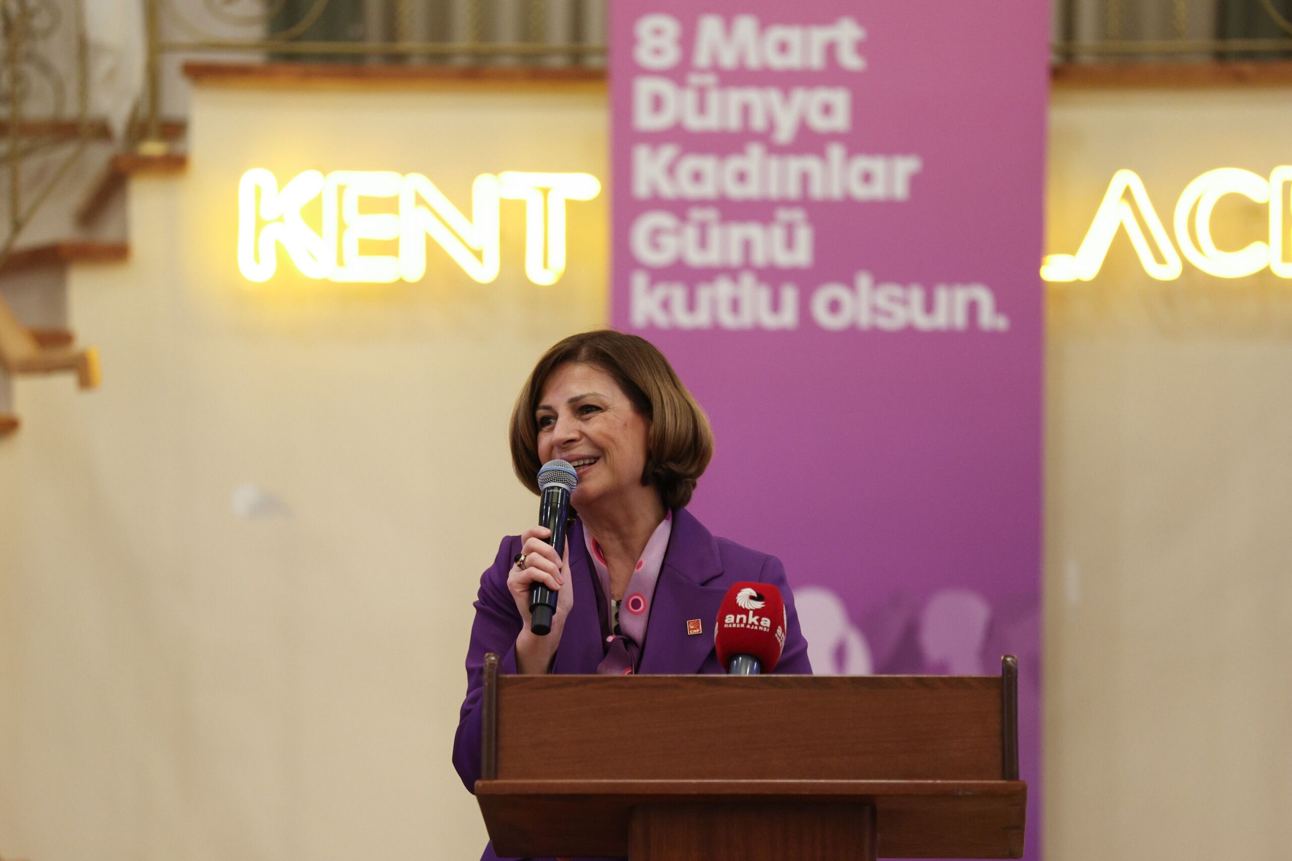 Chp Li̇deri̇ Özel “Eski̇şehi̇r Kadinlarin Güçlü Olduğu Bi̇r Kent” (8)