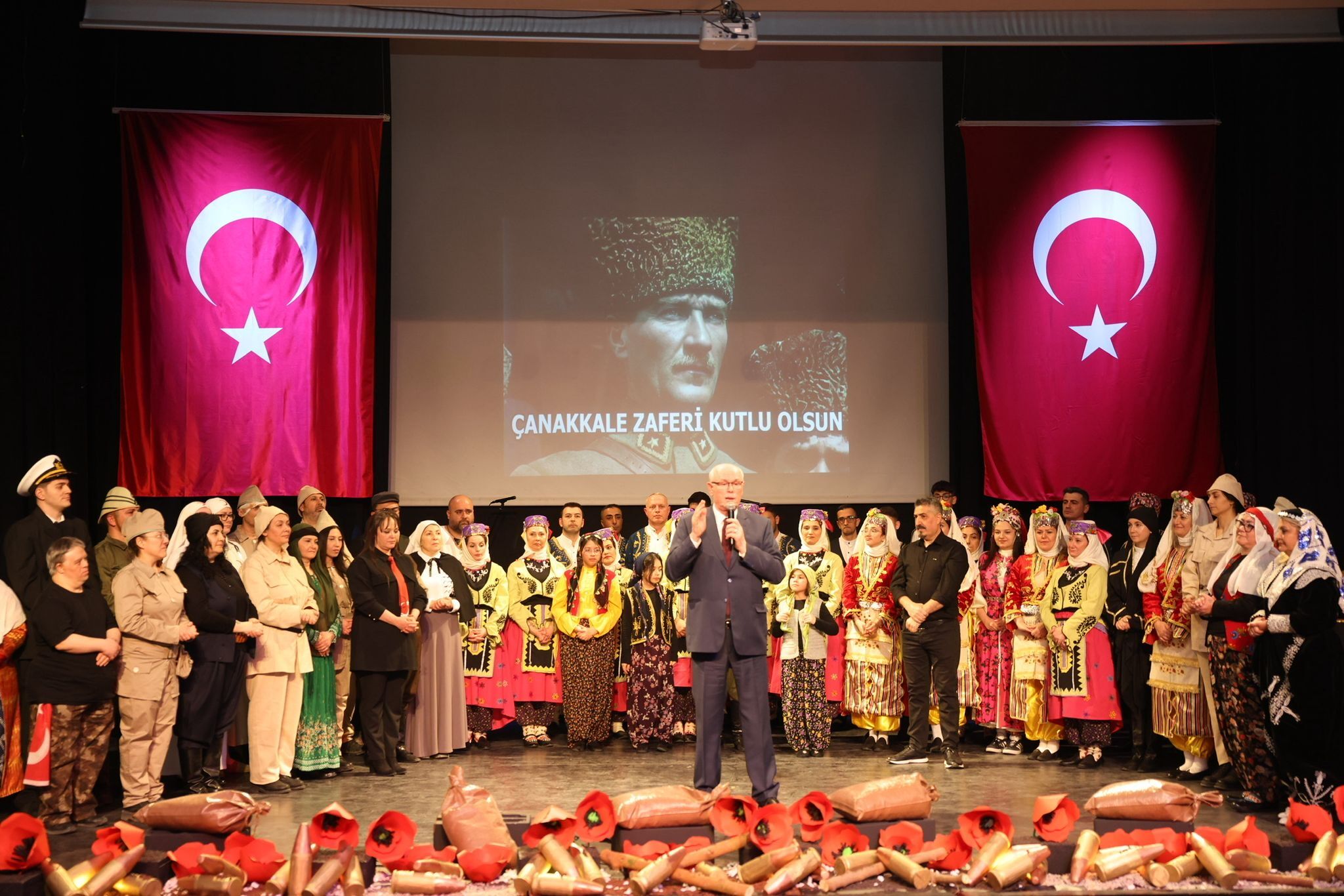 “Gelincik Çiçekleri 1915” Ile Çanakkale Ruhu Sahnede Yeniden Hayat Buldu (13)