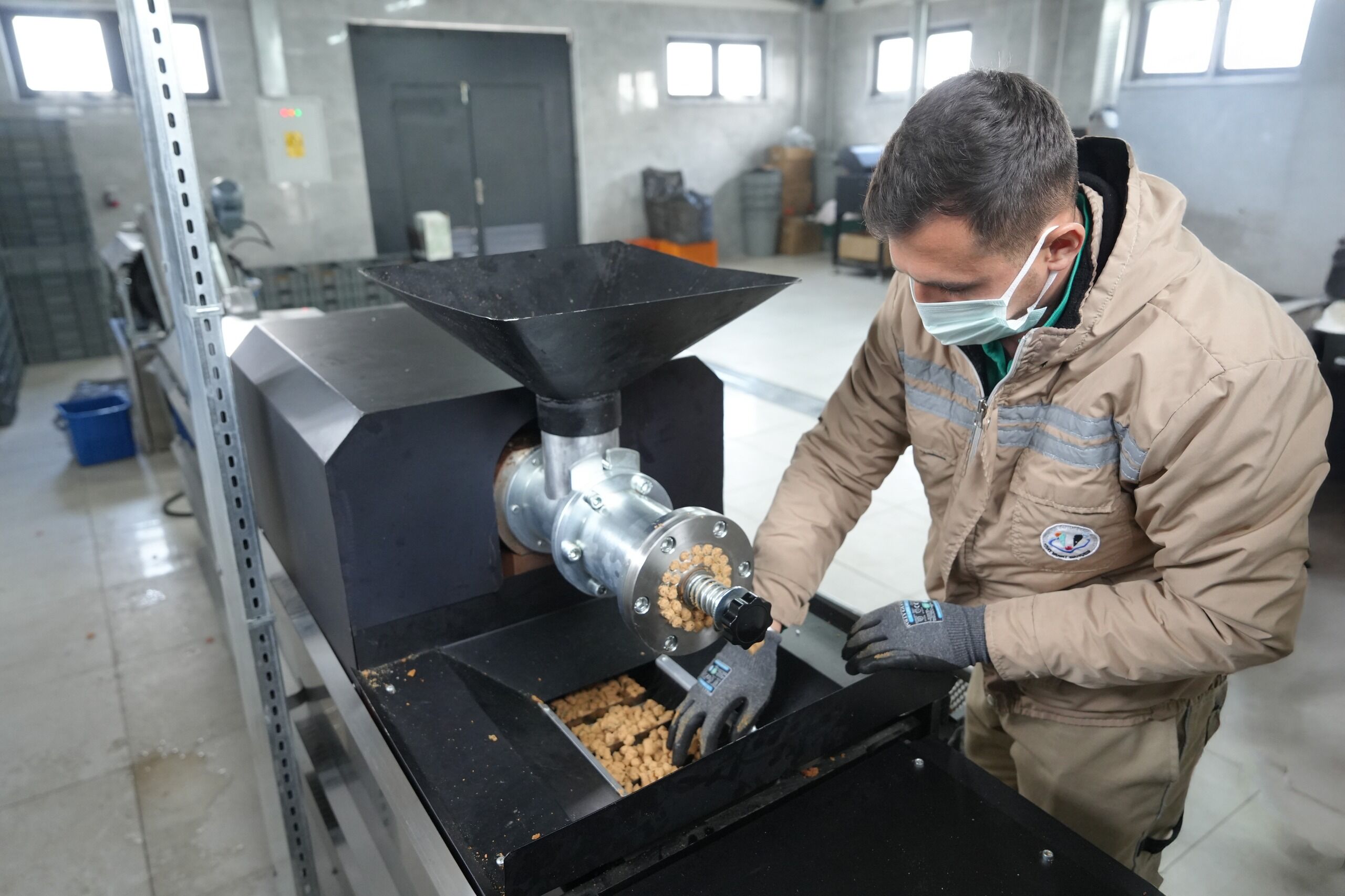 Atik Yemekler Can Dostlarimiza Mama Oluyor (7)