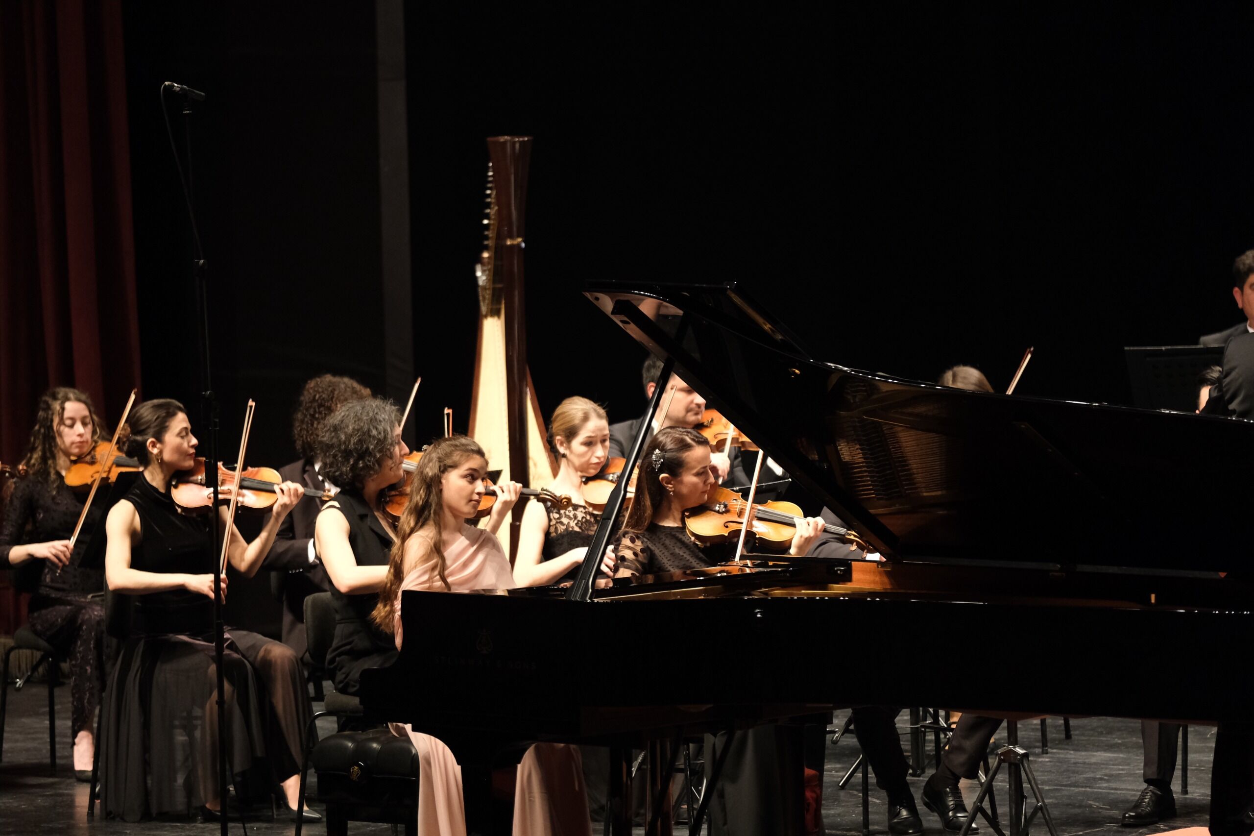 Genç Yetenekler 23 Ni̇san’da Senfoni̇ Sahnesi̇nde Parladi (11)