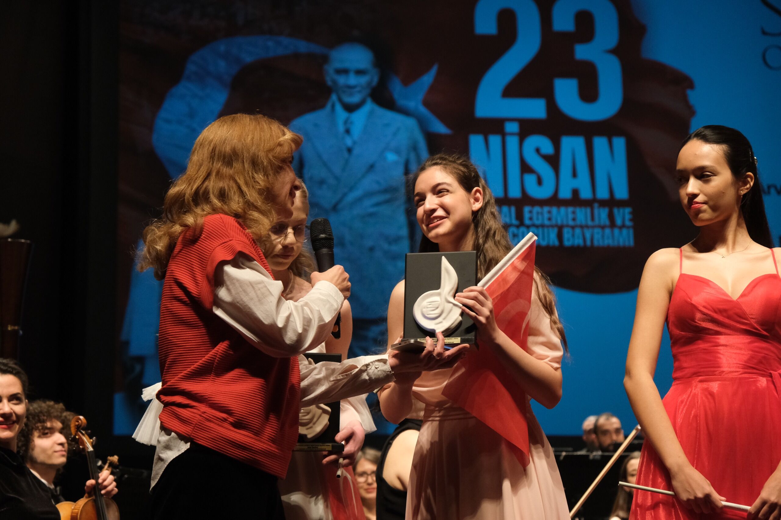 Genç Yetenekler 23 Ni̇san’da Senfoni̇ Sahnesi̇nde Parladi (3)