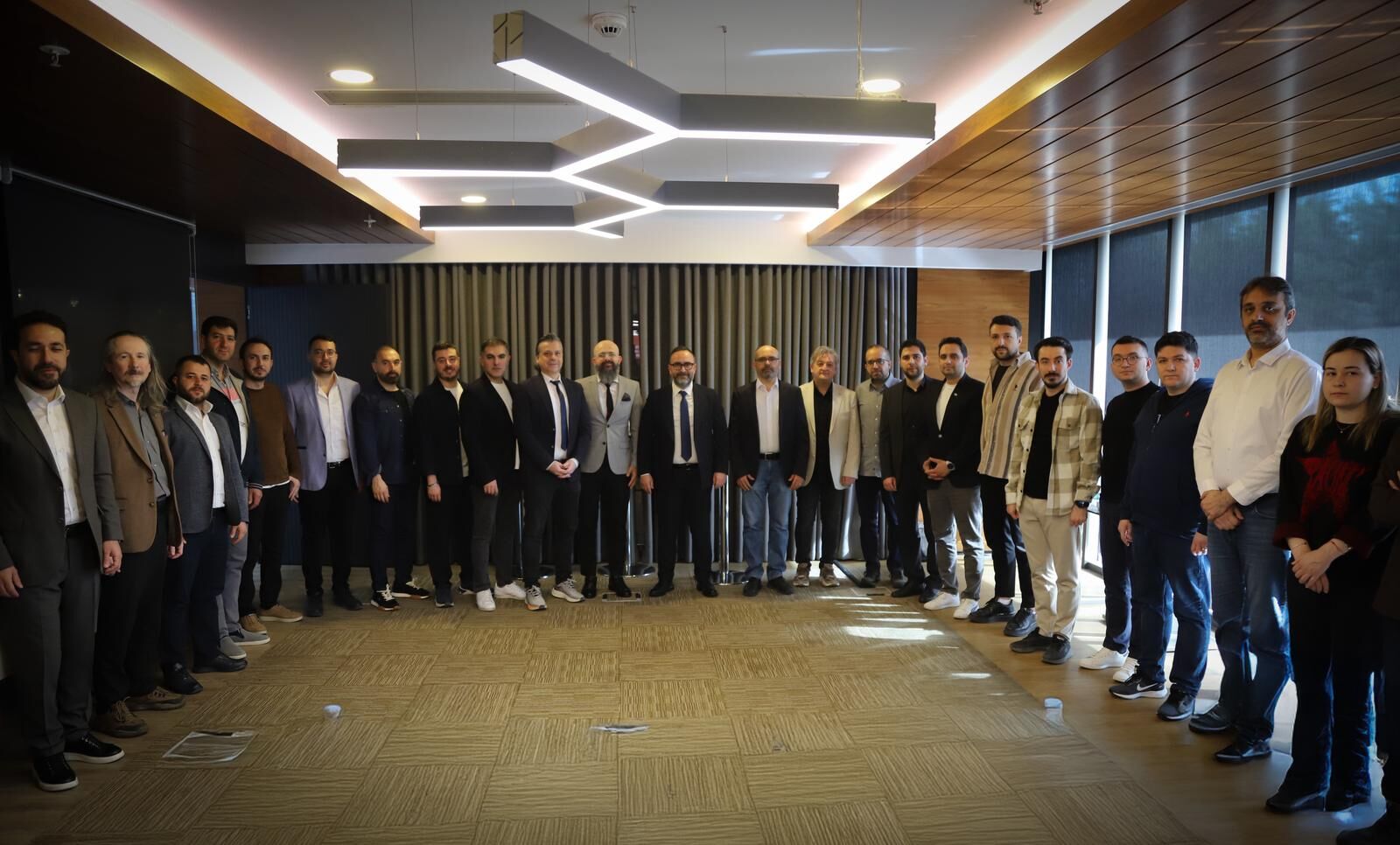 Tursi̇d Elektri̇k Elektroni̇k Tesi̇sler Komi̇syonu 18. Toplantisi Eski̇şehi̇r’de Gerçekleşti̇ri̇ldi̇ (19)