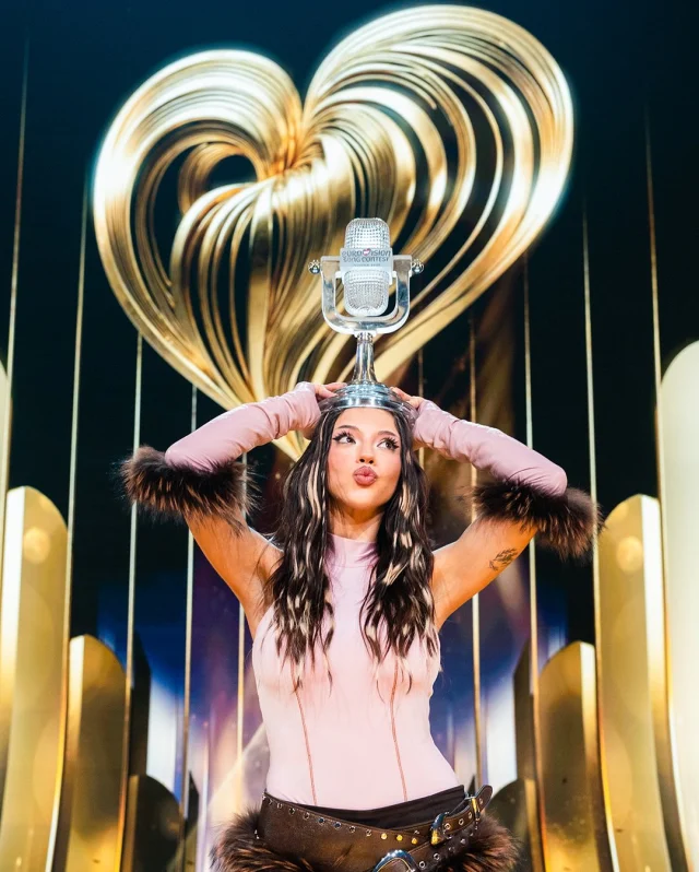 Eurovision Sampiyonu Dara Turk 94739607 1330 1 M