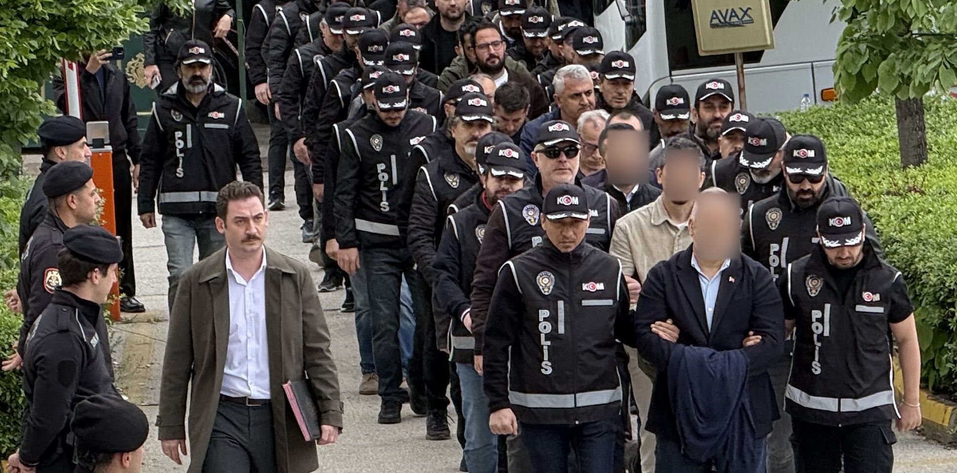 Ş Ü P H E L İ