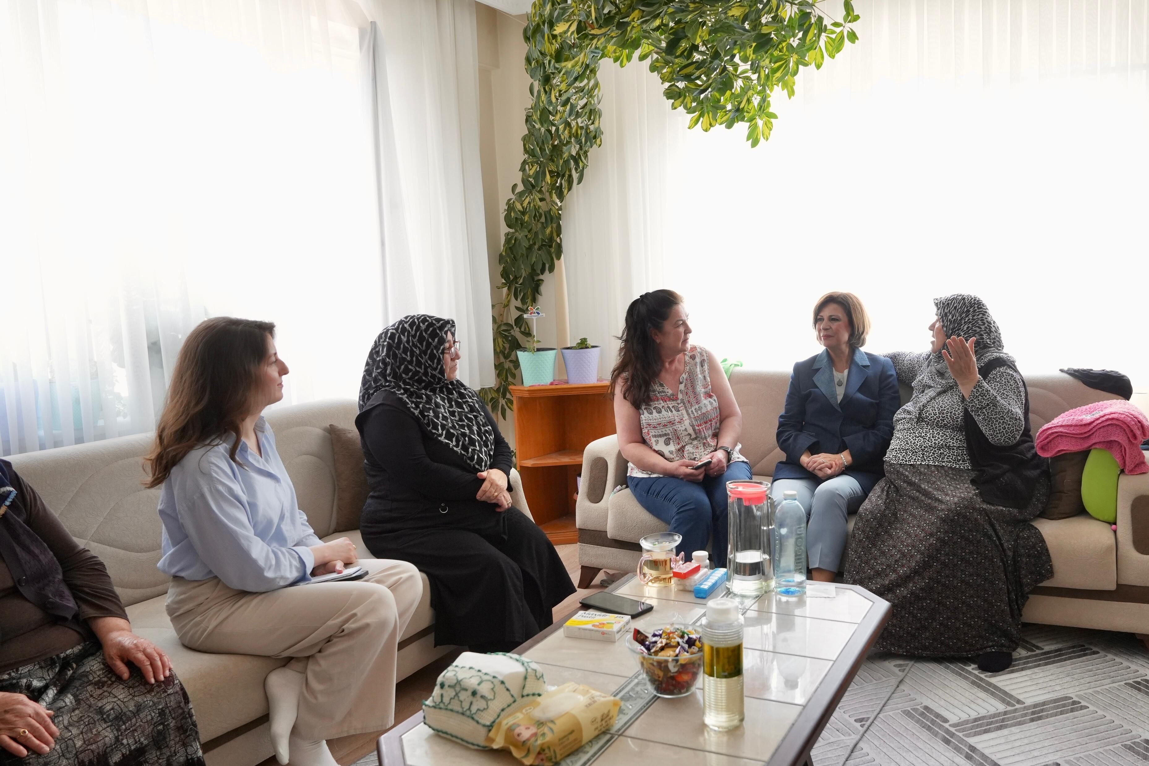 Ünlüce Gönül Köprüleri̇ Kurmaya Devam Edi̇yor (4)