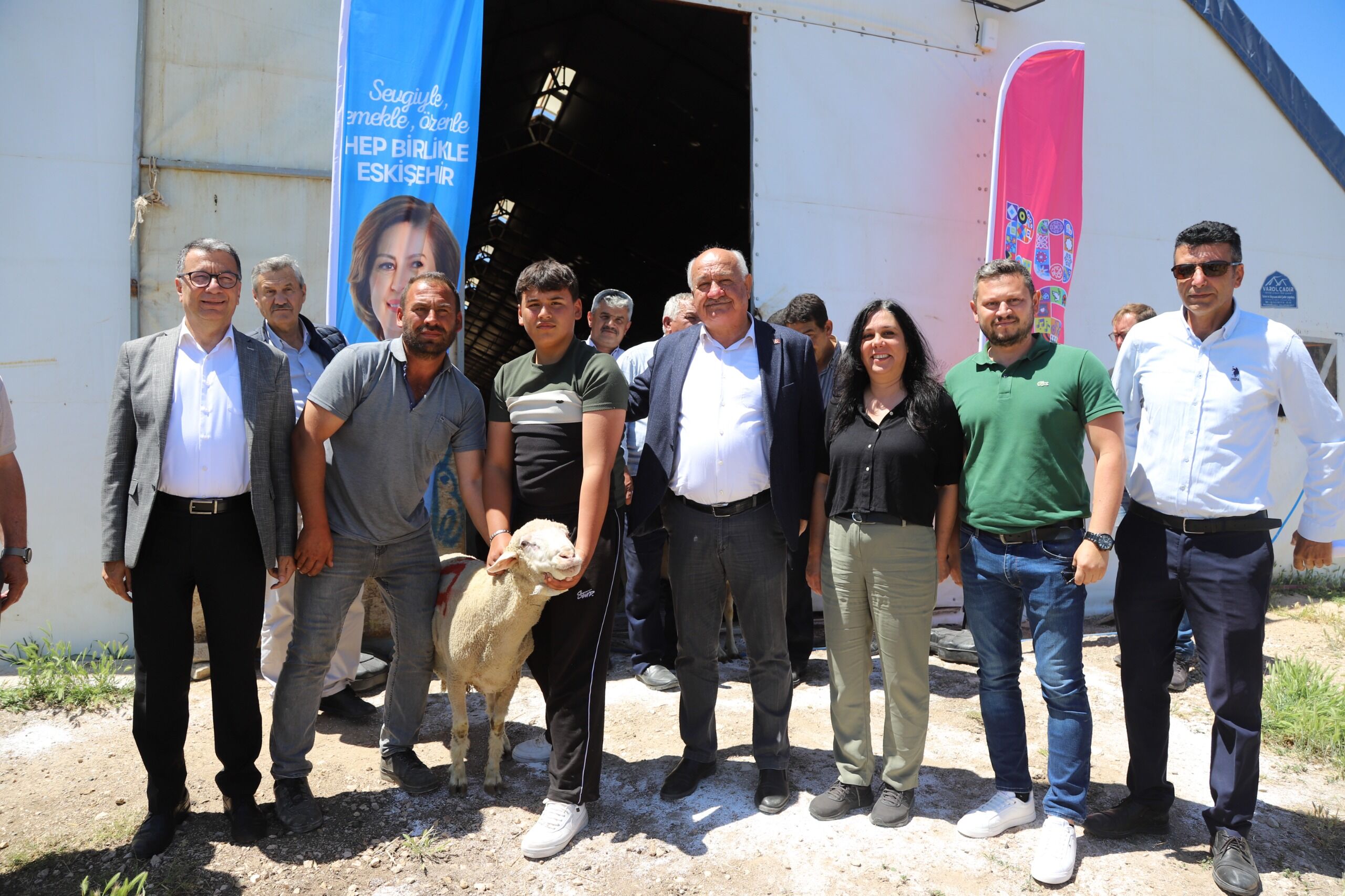 Üreti̇ci̇ye Can Suyu Olacak Damizlik Koçlar Tesli̇m Edi̇ldi̇ (3)