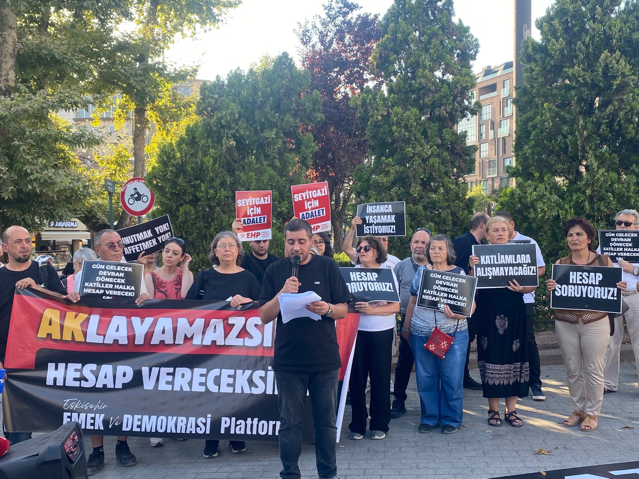 10 Kişinin hayatını kaybettiği Seyitgazi yangını unutulmadı
