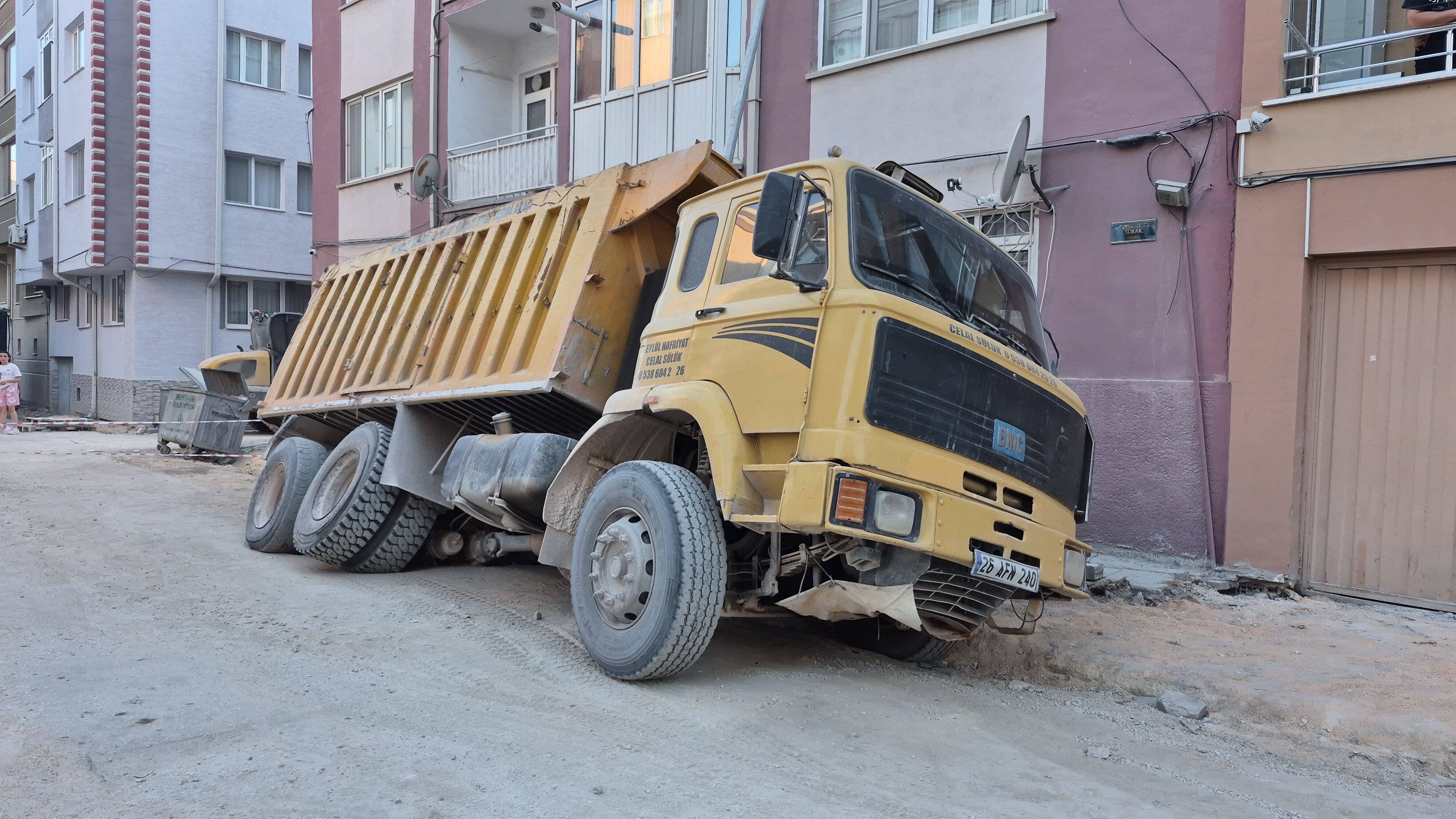 A W773815 05