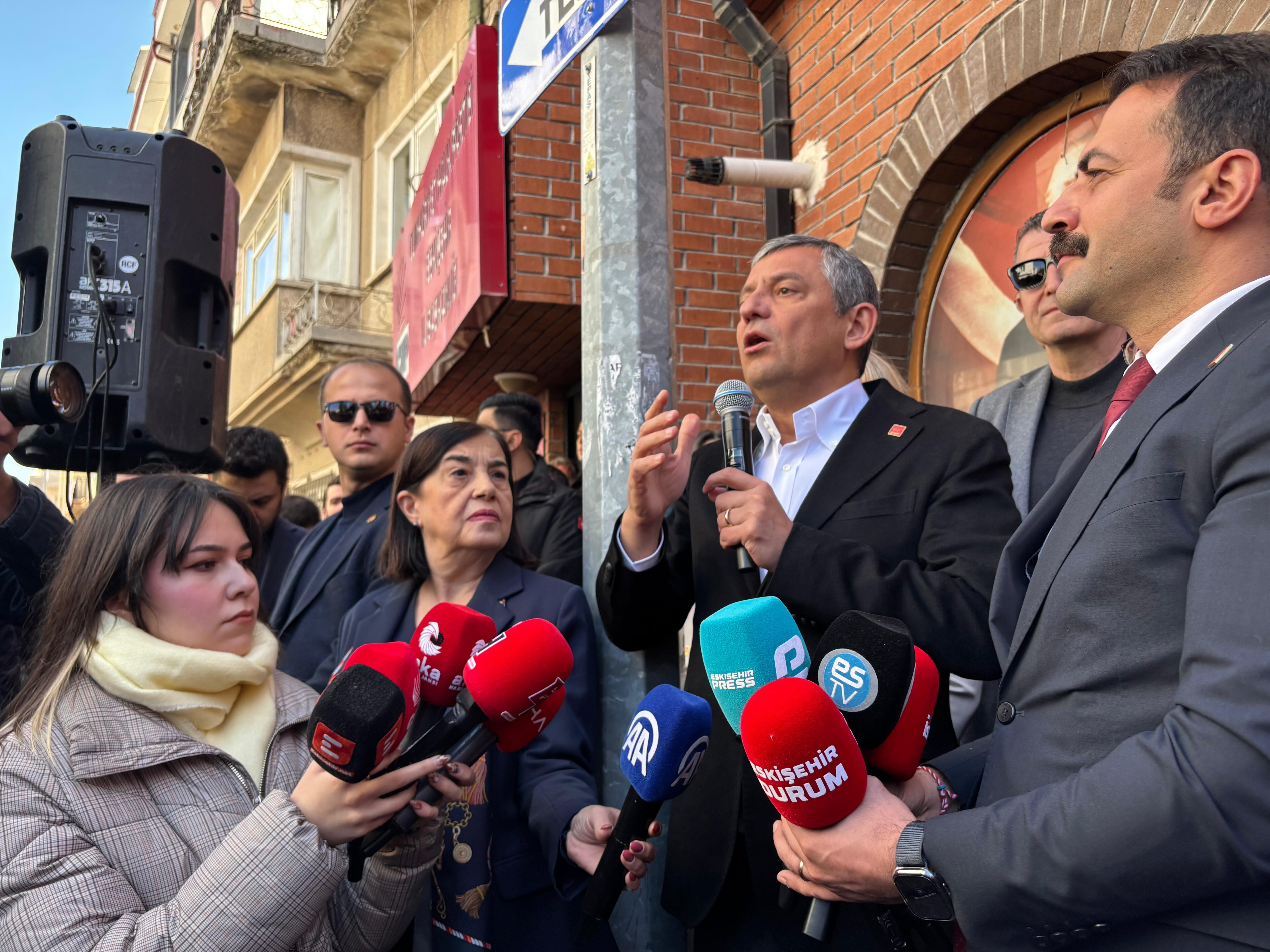 CHP olarak sol oyları böleriz…