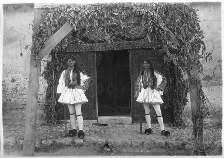 1921 Eski̇şehi̇r.yunan Efsun Askerleri̇ Yunan Krali Karargah Önü Nöbette.-1