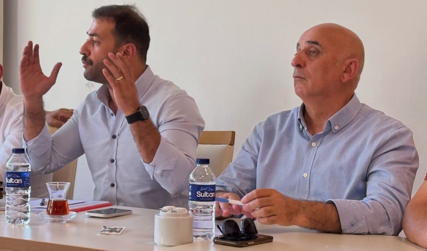 Bizi kafalarına göre oynatıyorlar…