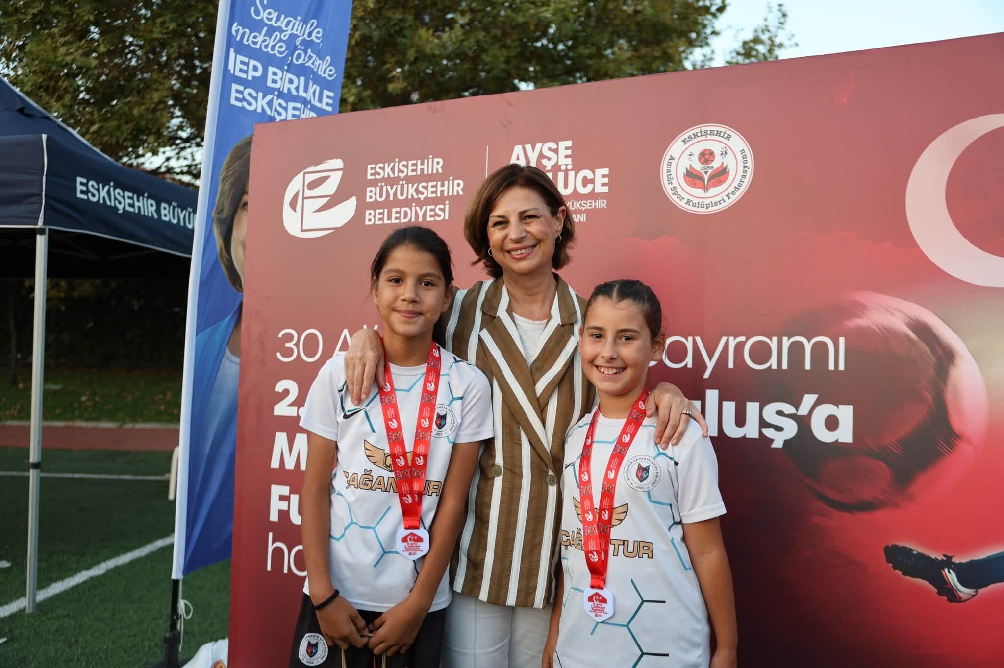 Ayşe Ünlüce-24