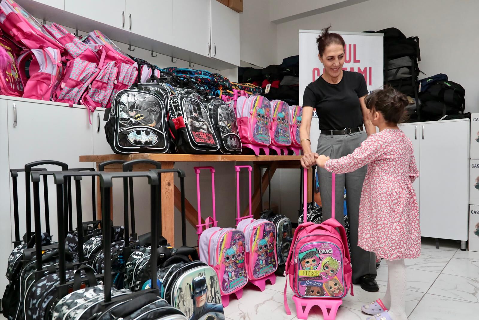 Halk Market Yüzlerce Çocuğun Ve Ailenin Yüzünü Güldürdü (2)-1