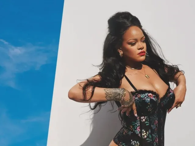 Rihanna Yine Cok Iddiali Verdi 20220307 7937 1 M