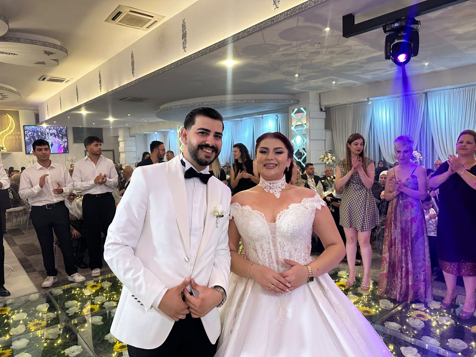 Gazetemiz muhabiri Zeynep Erdir ile Fahri Can Seçer dünya evine girdi