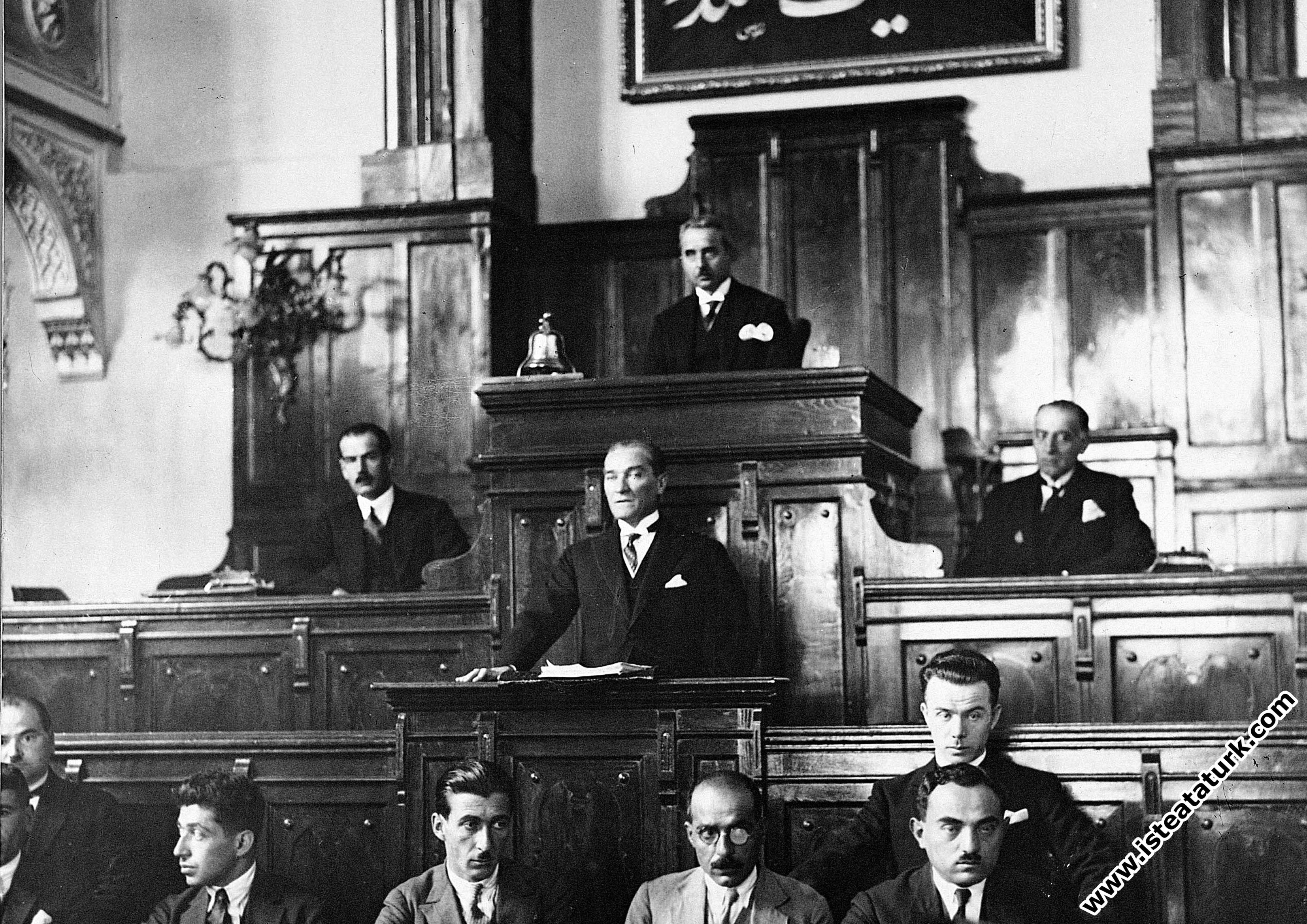 1507739674 Ataturk
