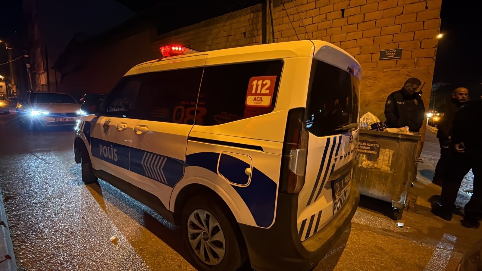 Alkollü sürücünün tehlikeli kaçışı kazayla bitti!