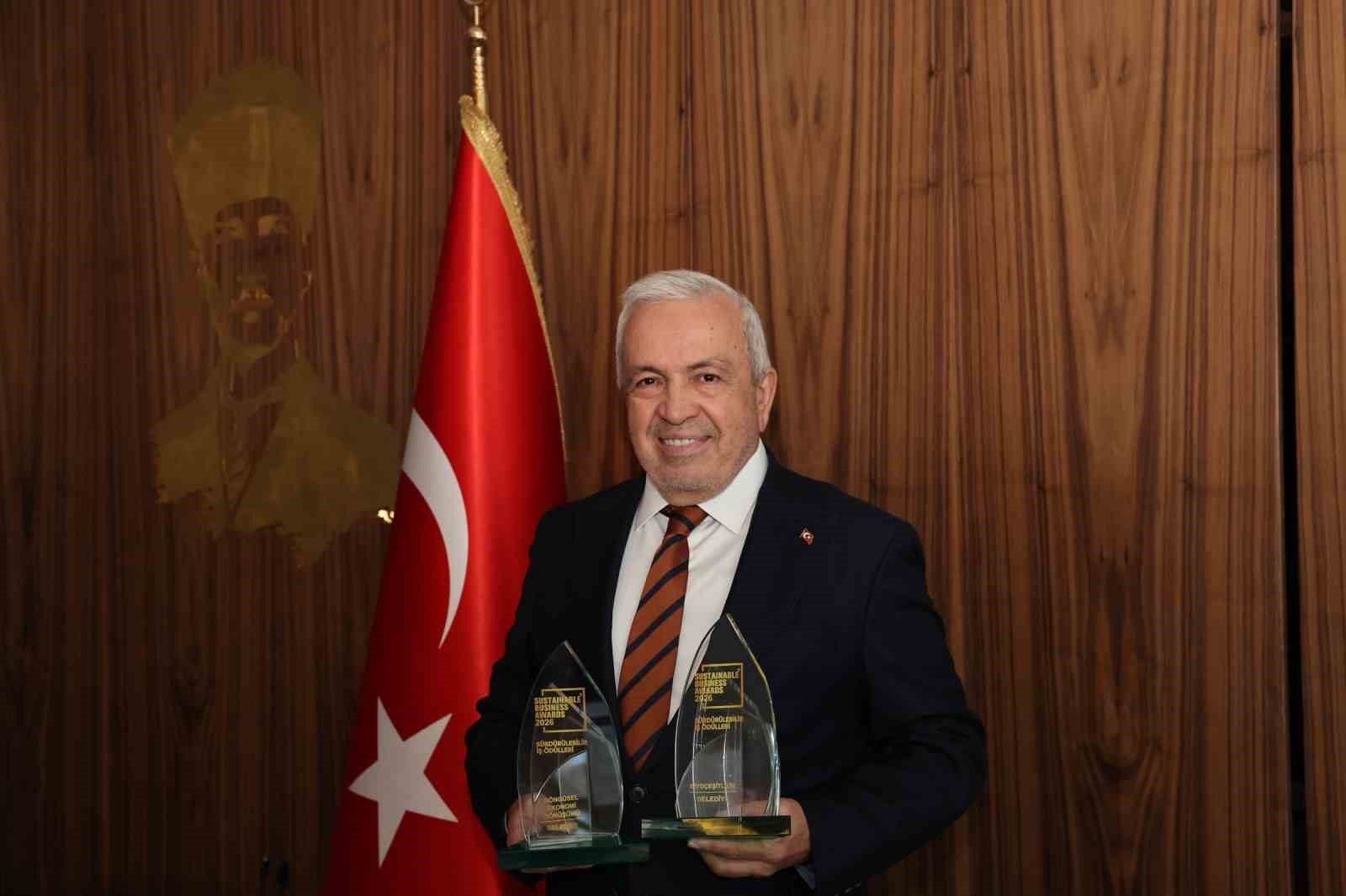 Çevre ve dayanışma projelerine çifte ödül